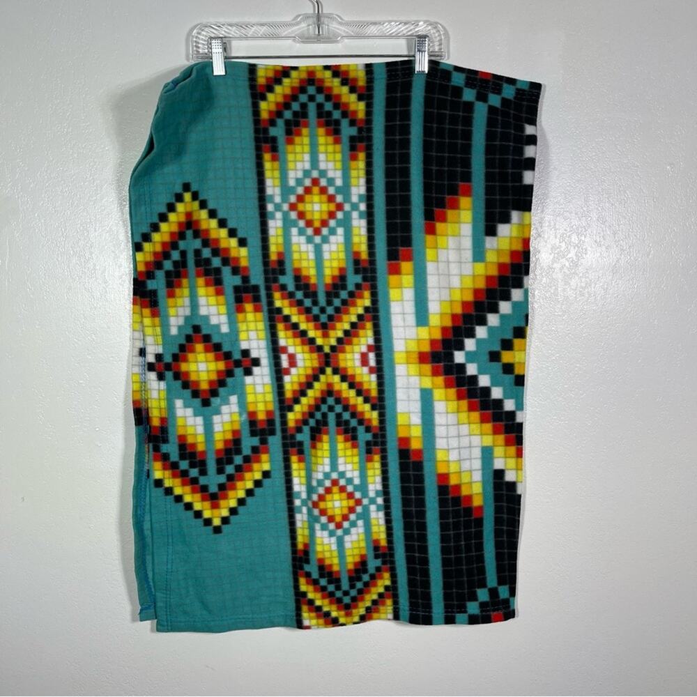 Fleece Lap Blanket, Turquoise Tribal Print. 32.5”x 48.5”. Excellent condition!
